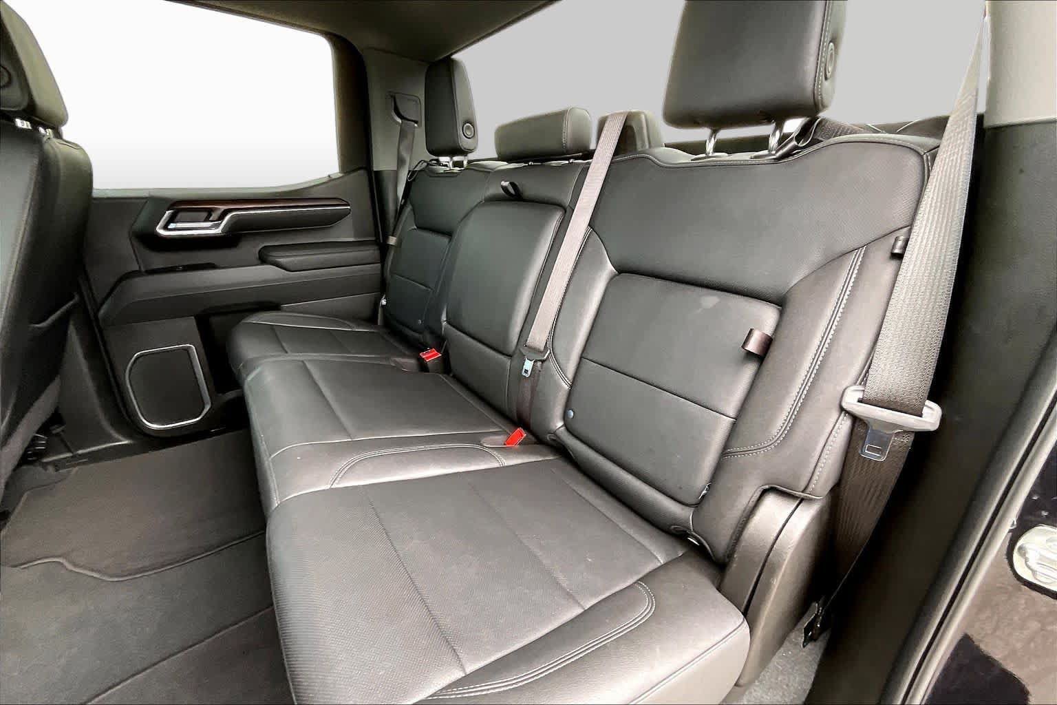 Used 2025 GMC Sierra 1500 SLT AWD/4WD image 19