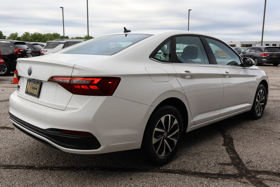 Used 2022 Volkswagen Jetta S FWD image 4