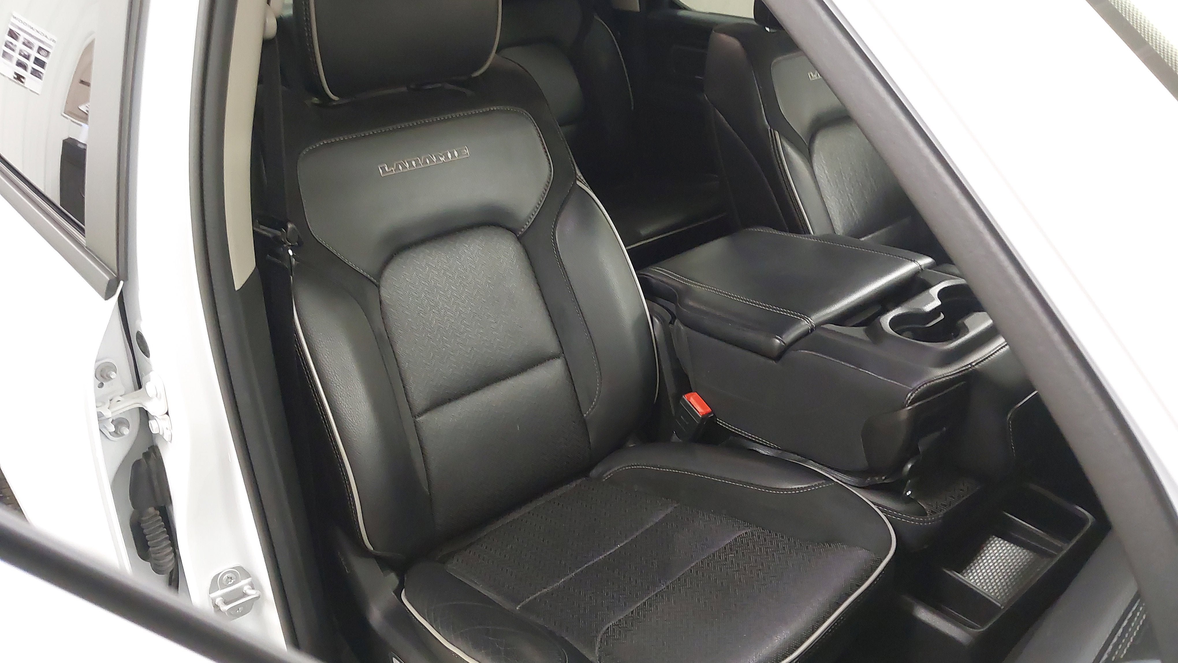 Used 2022 RAM 1500 Laramie AWD/4WD image 28
