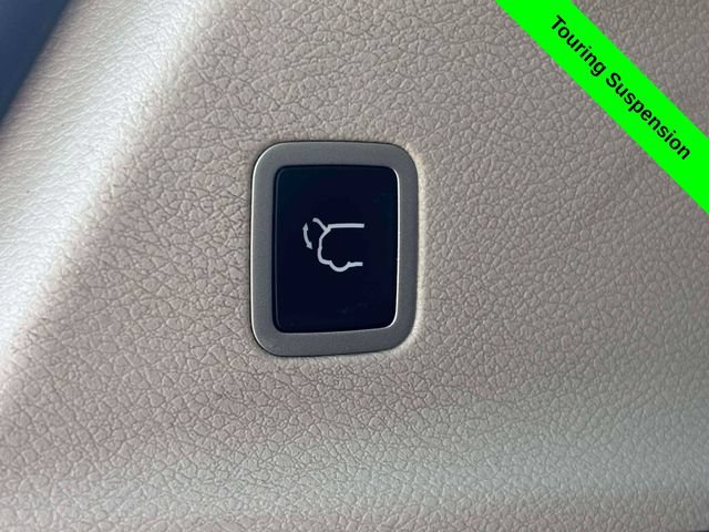 Used 2023 Chrysler Pacifica Touring-L FWD image 39
