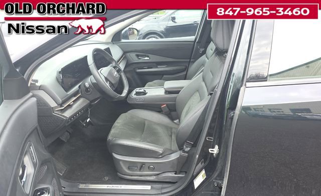Used 2024 Nissan Ariya AWD image 7