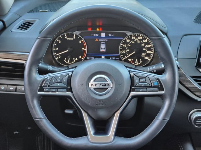 Used 2020 Nissan Altima 2.0 Platinum FWD image 29