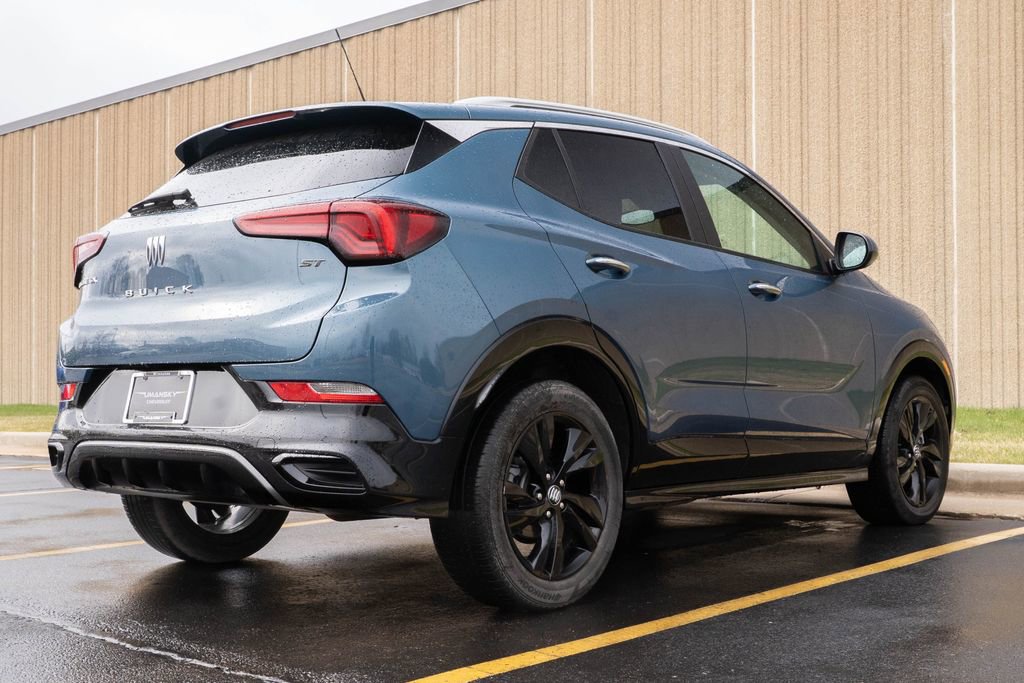 Used 2024 Buick Encore GX Sport Touring image 9