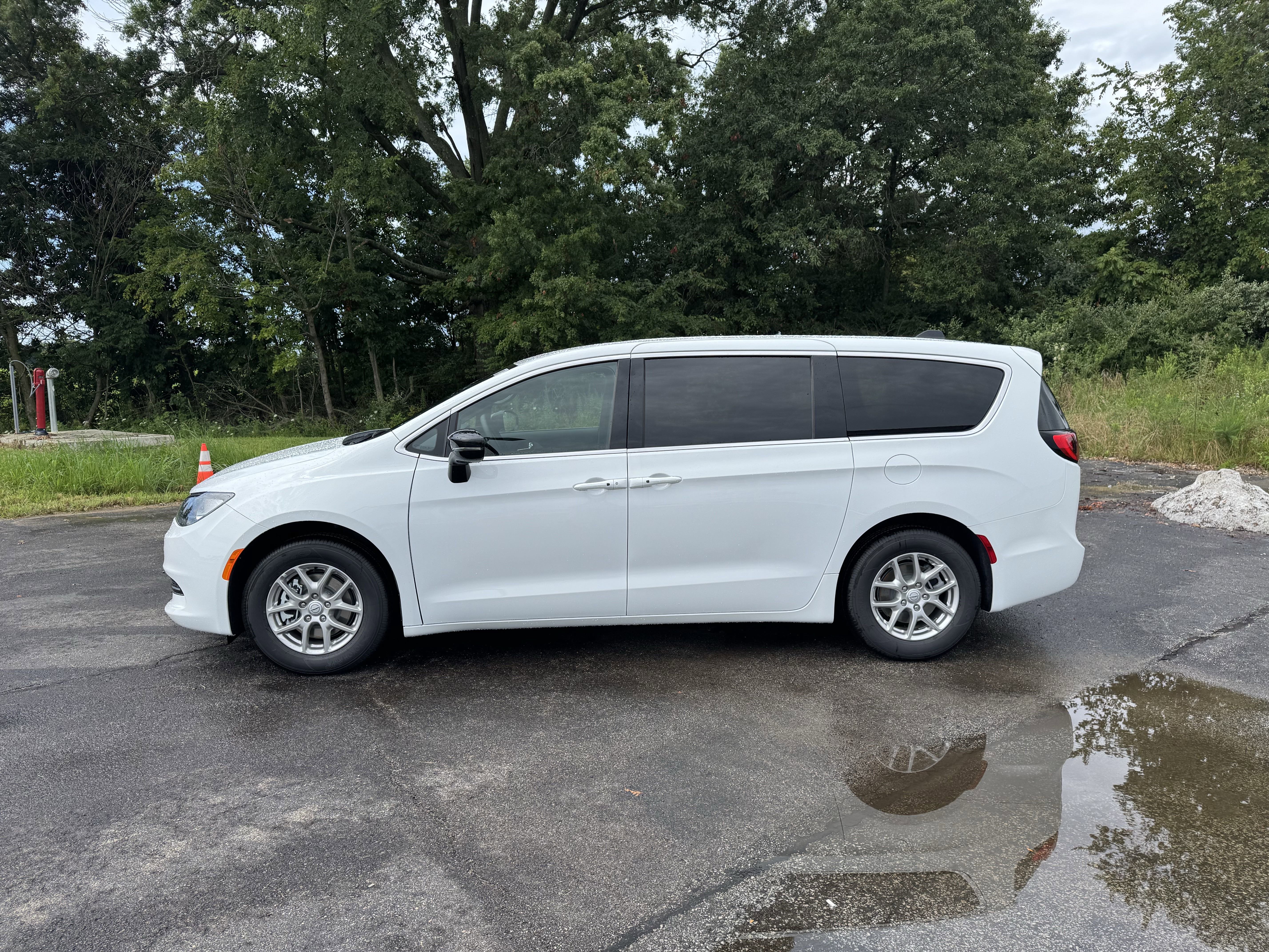 New 2025 Chrysler Voyager LX image 6