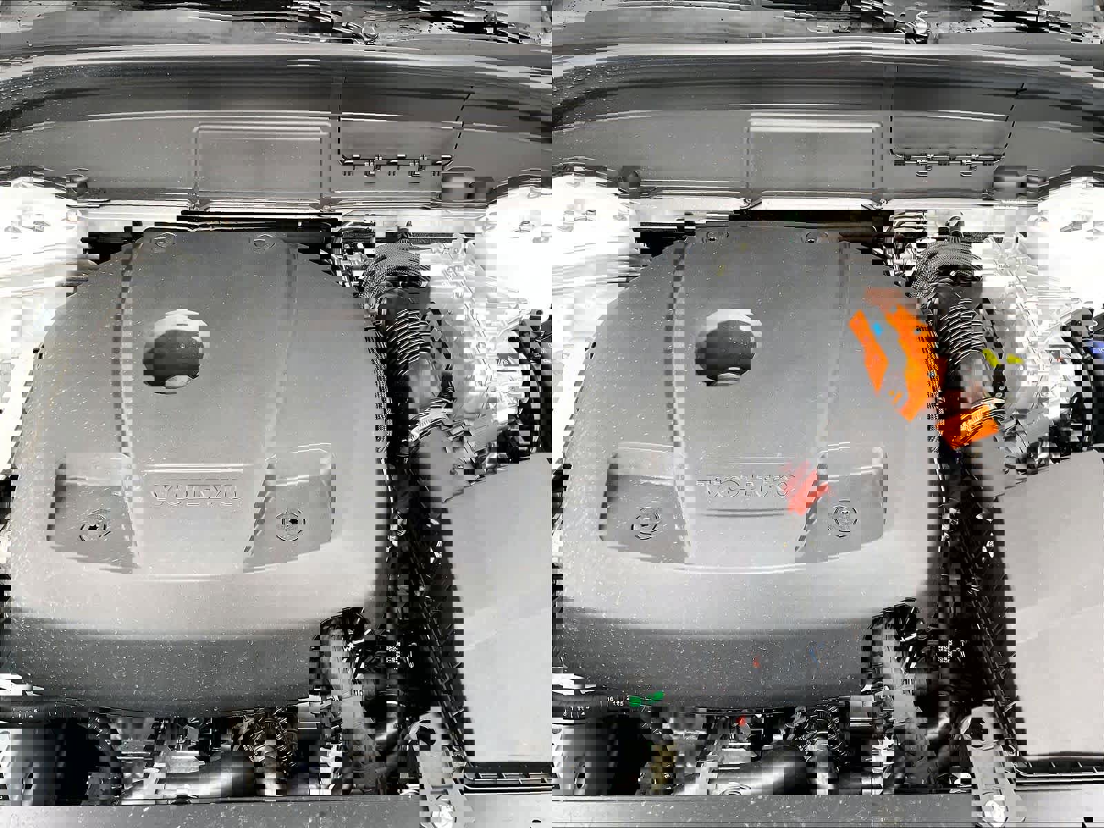 New 2026 Volvo XC60 T8 Plus w/ Climate Package image 13