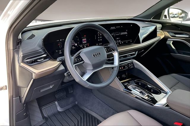 Used 2025 Audi Q5 Premium w/ Convenience Package AWD/4WD image 17