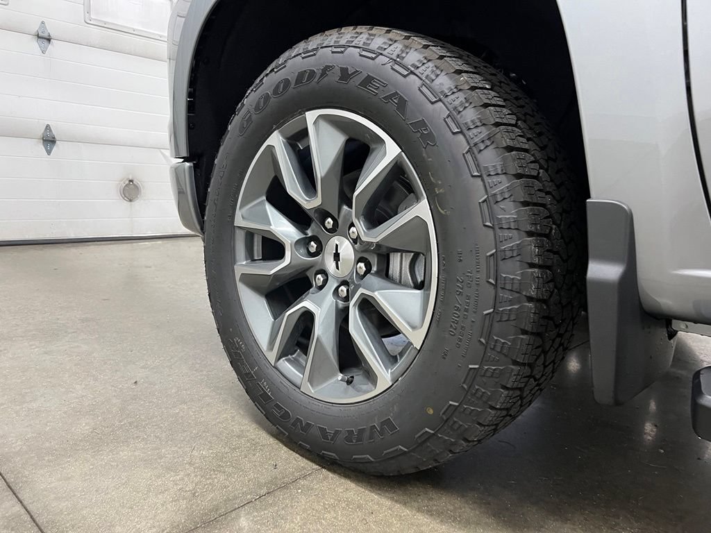 New 2026 Chevrolet Silverado 1500 RST w/ Convenience Package II AWD/4WD image 15