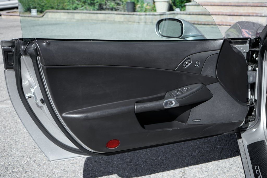 Used 2006 Chevrolet Corvette Coupe w/ Preferred Equipment Group image 17