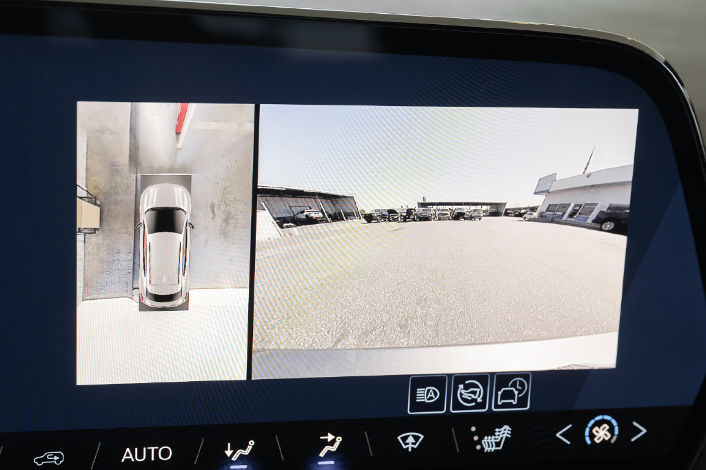 Used 2024 Chevrolet Equinox EV RS FWD image 29