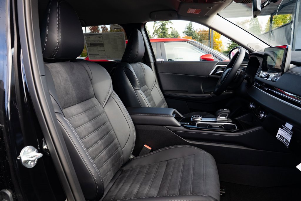 New 2025 Mitsubishi Outlander SE image 24