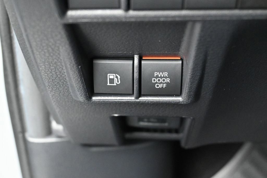 Used 2025 Toyota Sienna Limited AWD/4WD image 18