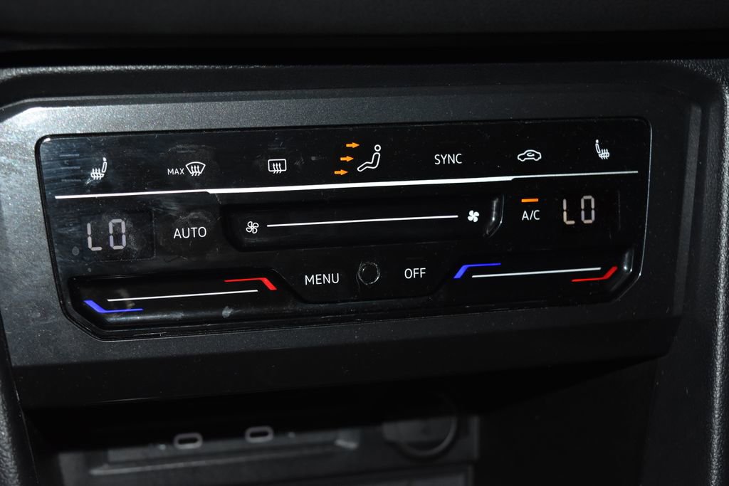 Used 2024 Volkswagen Tiguan SE image 14