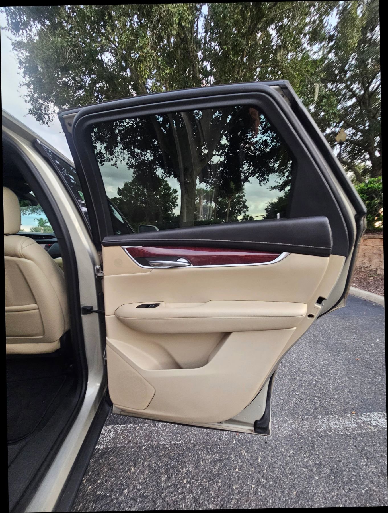 Used 2017 Cadillac XT5 Luxury w/ Driver Awareness Package image 20