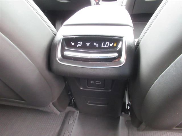 Certified 2025 Cadillac XT6 Premium Luxury w/ Platinum Package AWD/4WD image 35