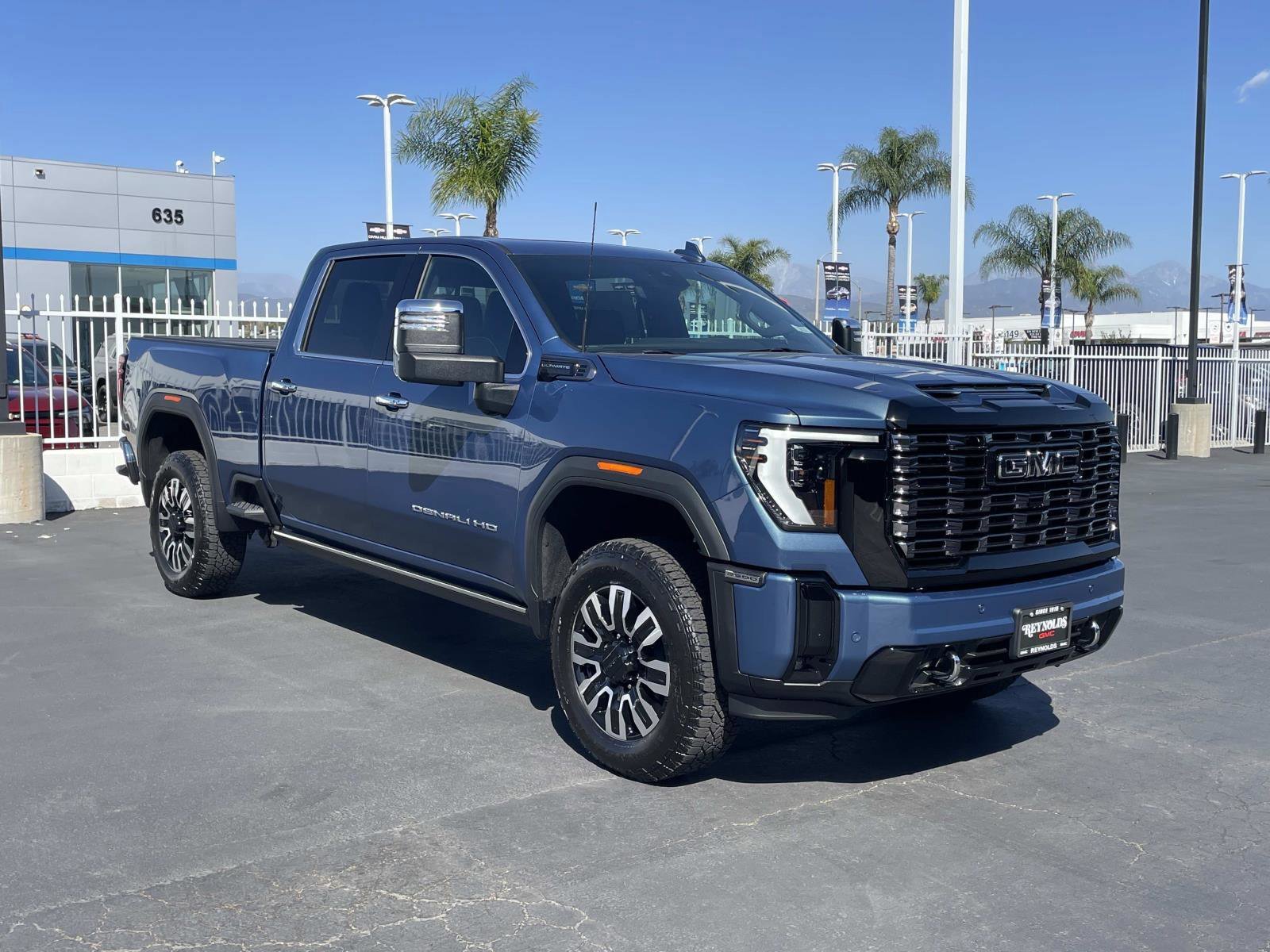 New 2026 GMC Sierra 2500 Denali Ultimate w/ Max Trailering Package AWD/4WD image 3
