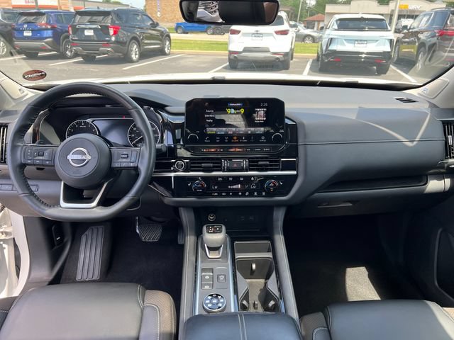 Used 2023 Nissan Pathfinder SL w/ SL Premium Package AWD/4WD image 14