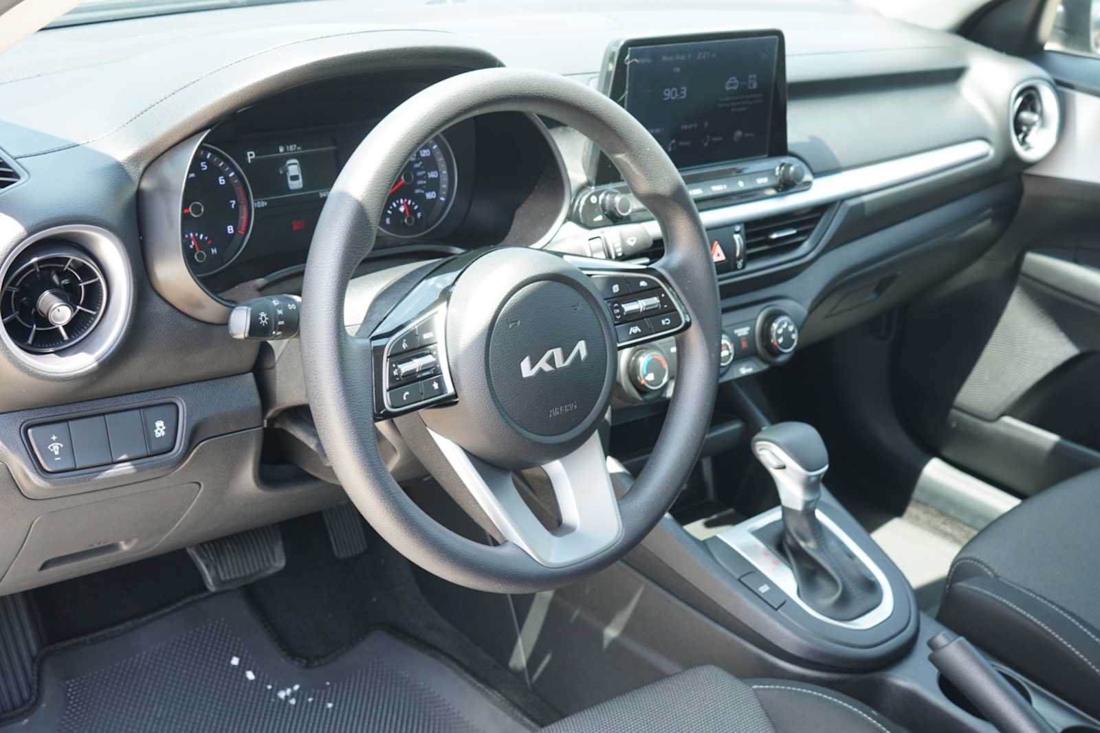 Certified 2024 Kia Forte LXS FWD image 8