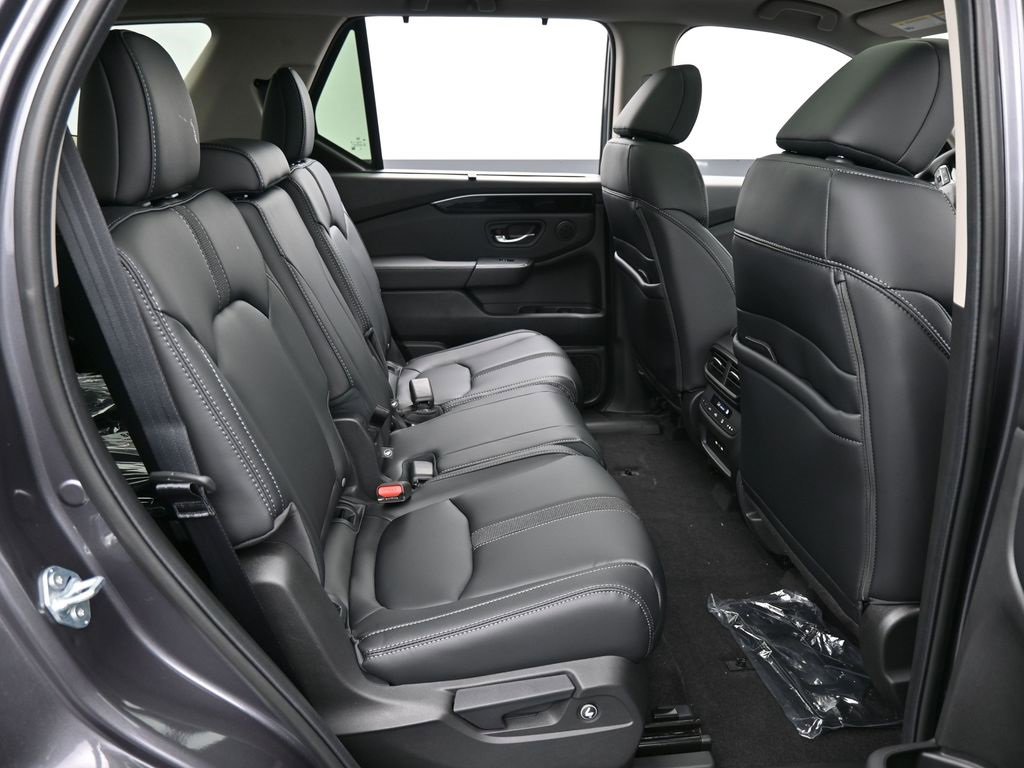 New 2025 Honda Pilot Touring image 40