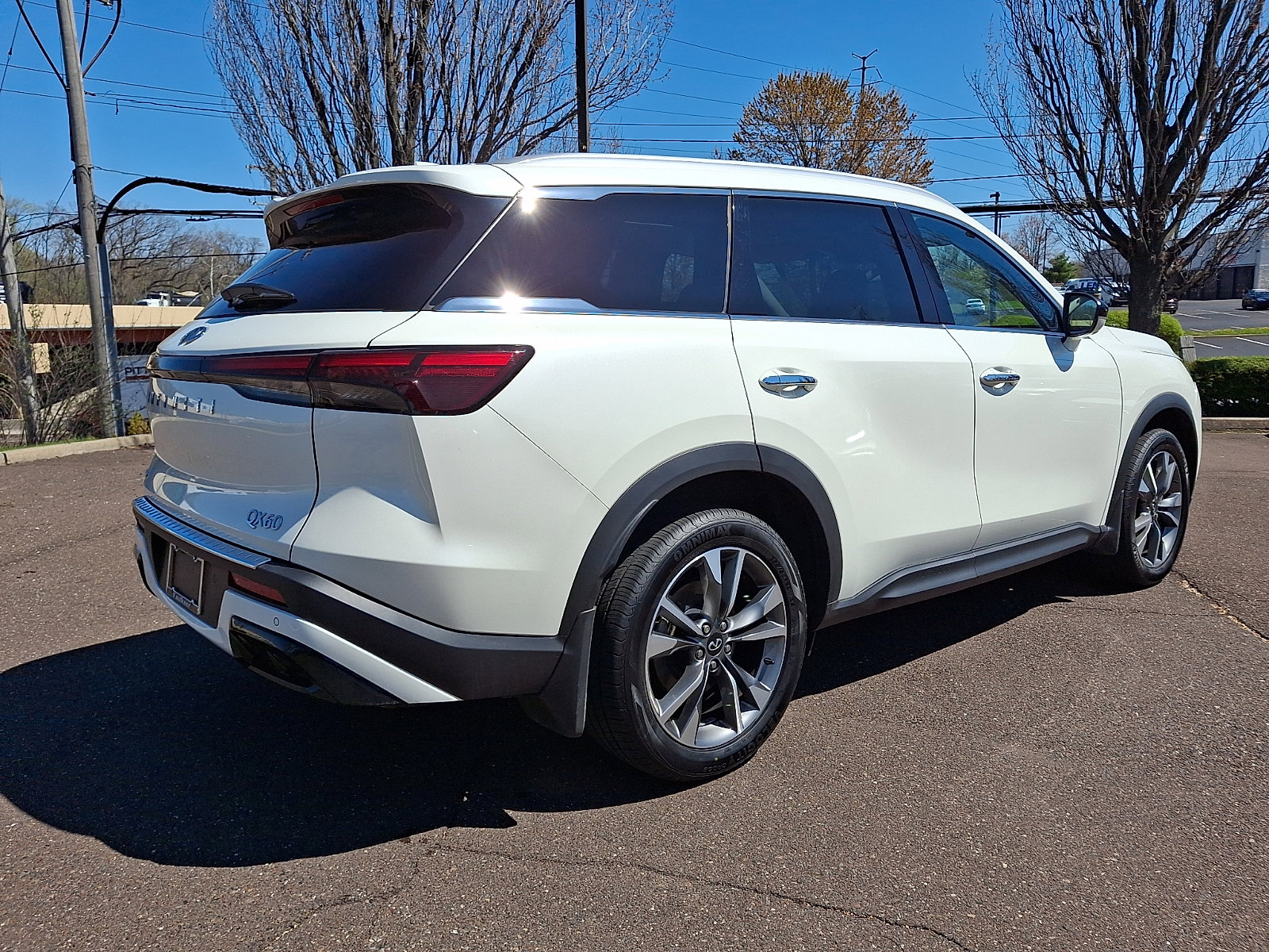 Certified 2023 INFINITI QX60 Luxe w/ Cargo Package image 6