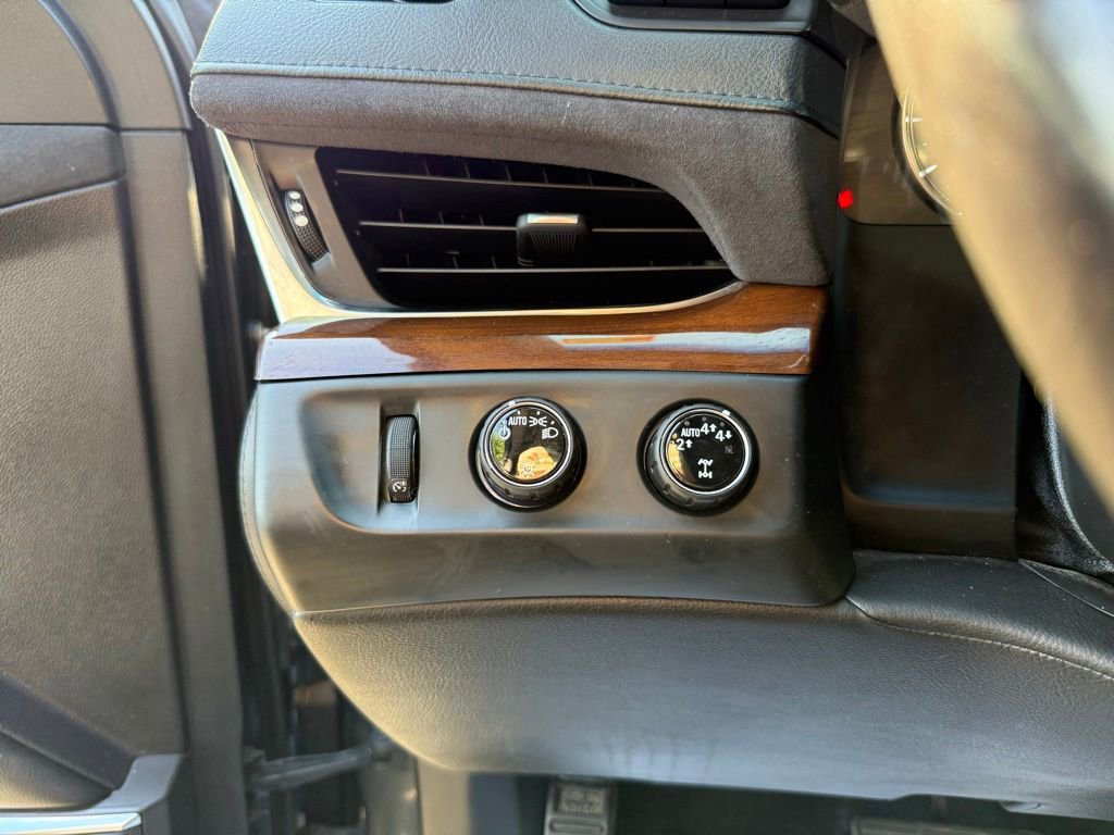 Used 2019 Cadillac Escalade Luxury AWD/4WD image 11