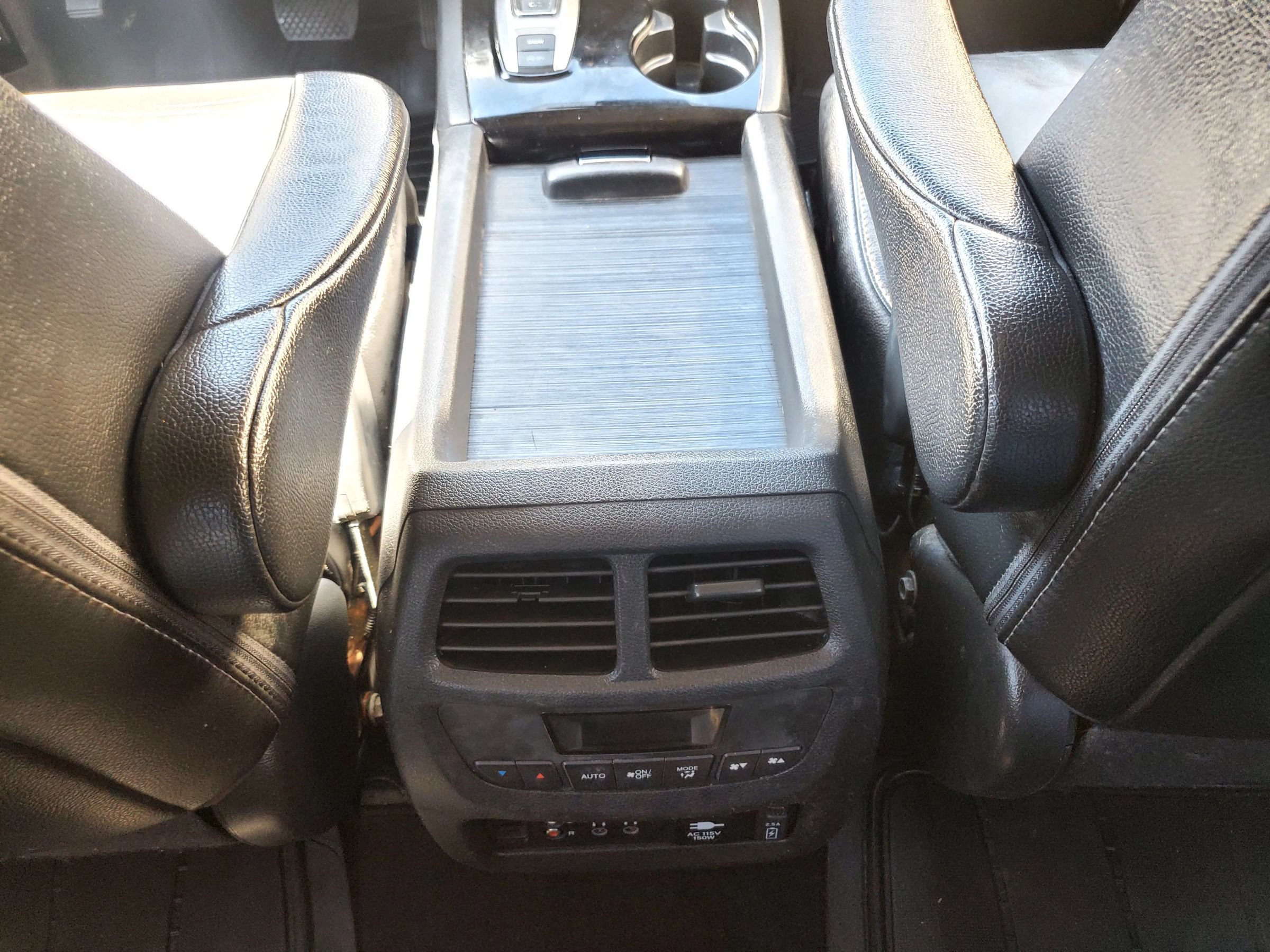 Used 2016 Honda Pilot Touring image 32