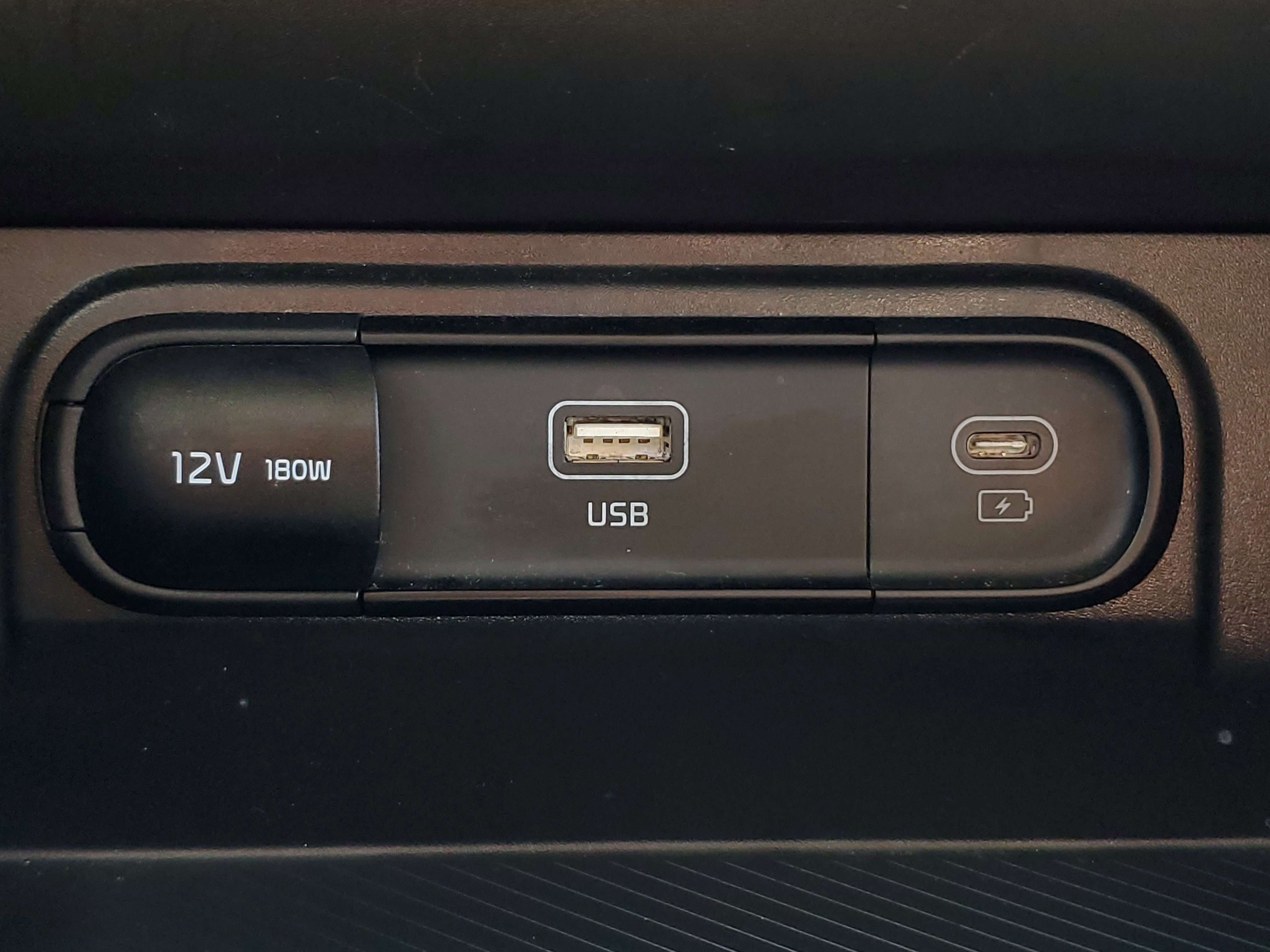 Used 2025 Kia Sportage LX image 26