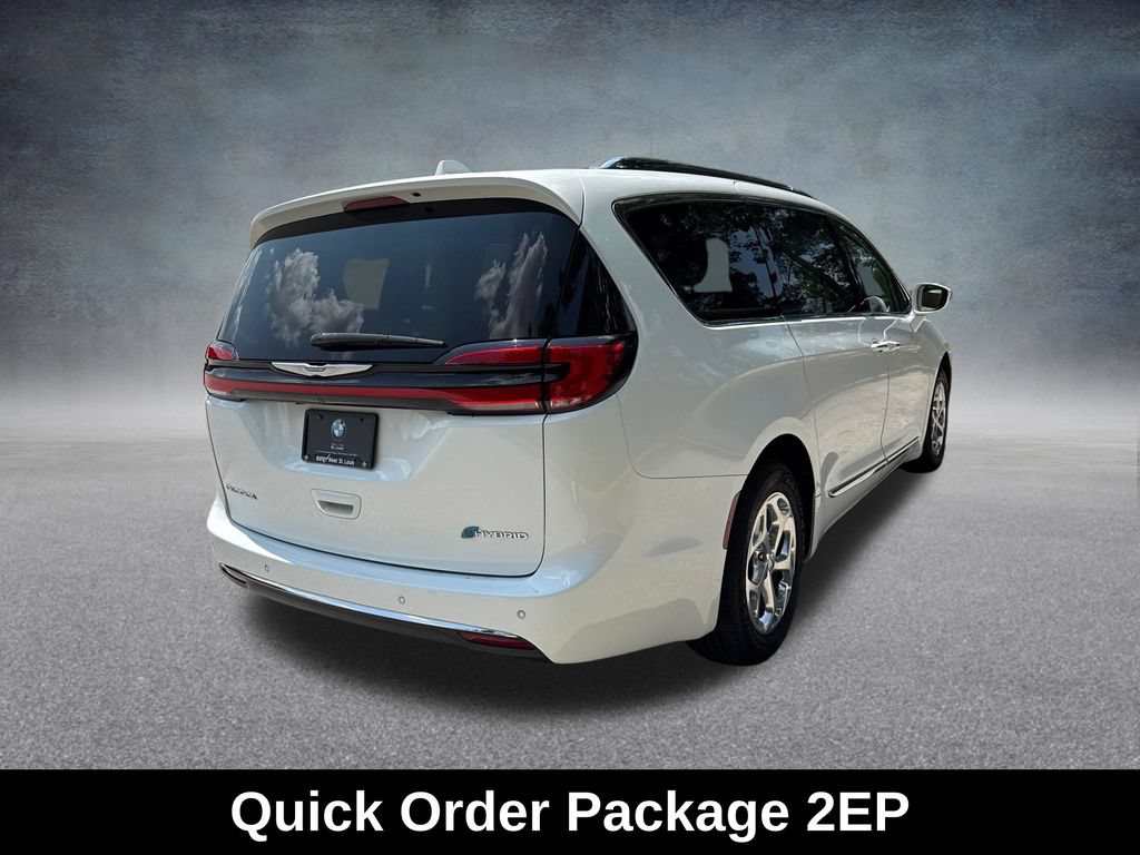 Used 2021 Chrysler Pacifica Limited w/ Uconnect Theater Family Group FWD image 7
