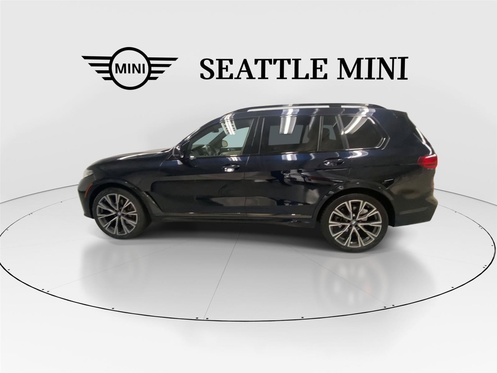 Used 2021 BMW X7 xDrive40i w/ M Sport Package AWD/4WD image 7