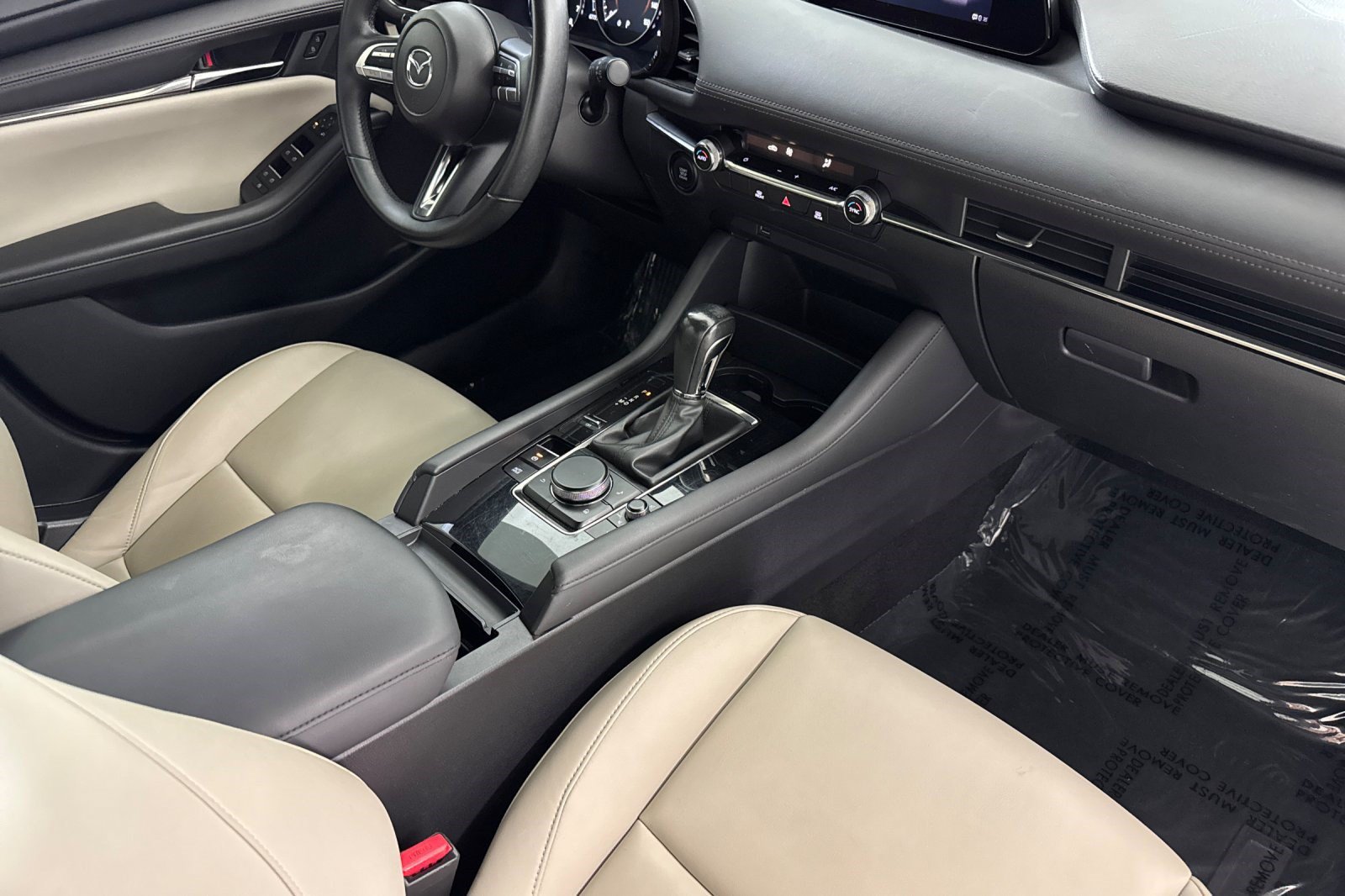Used 2019 MAZDA MAZDA3 Hatchback FWD image 32