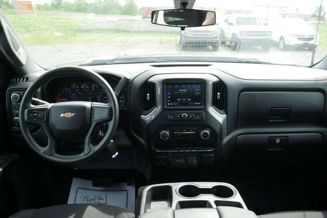 Used 2022 Chevrolet Silverado 2500 Custom w/ Custom Convenience Package AWD/4WD image 4
