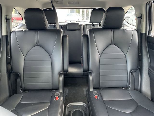 Used 2023 Toyota Highlander XLE image 32