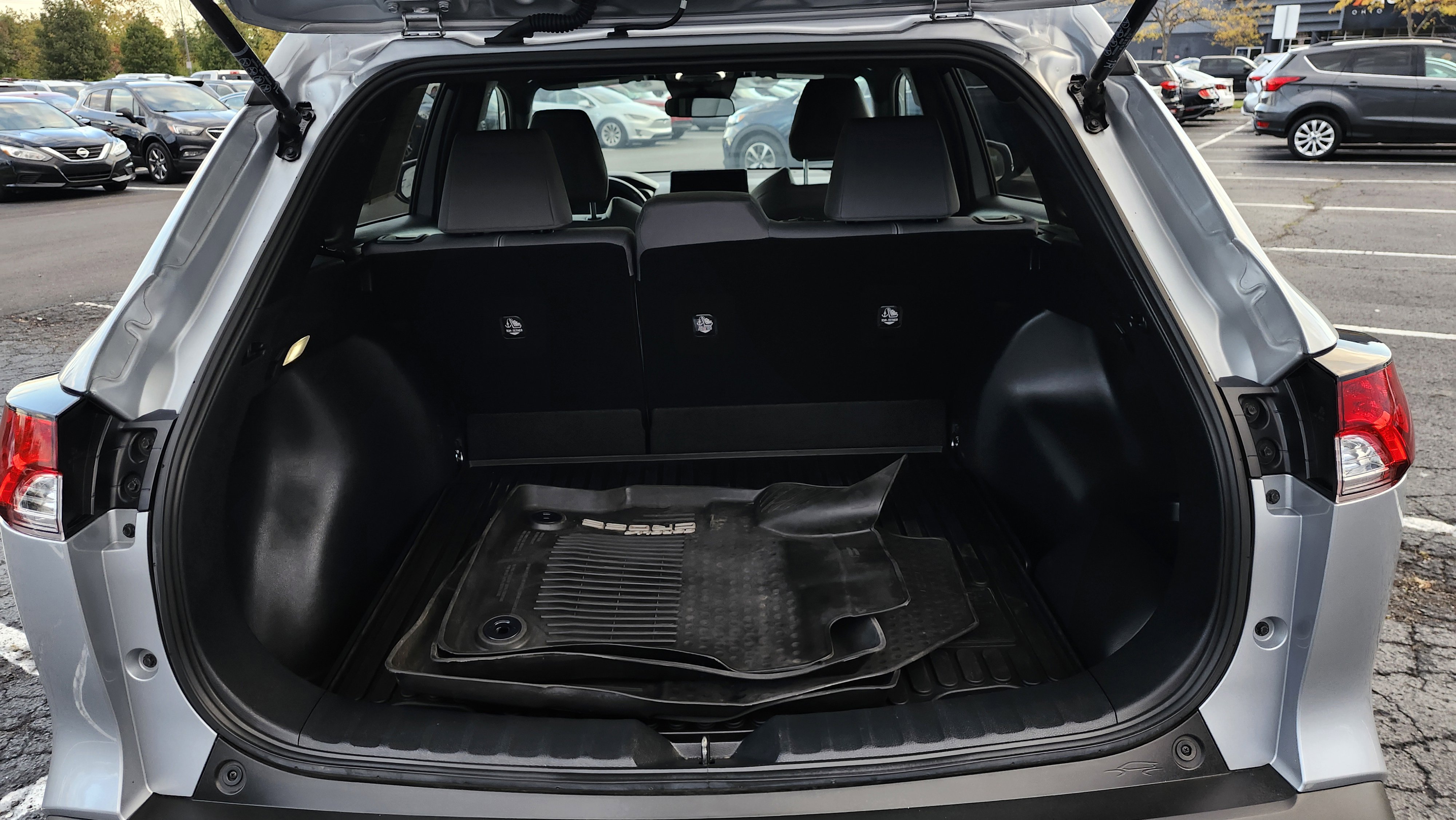 Used 2023 Toyota Corolla Cross SE image 16