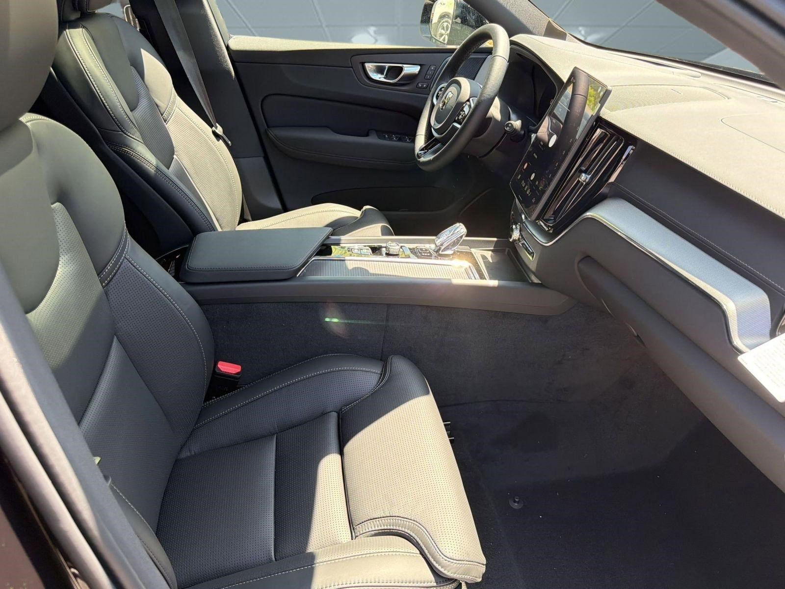 New 2026 Volvo XC60 B5 Ultra w/ Climate Package AWD/4WD image 30