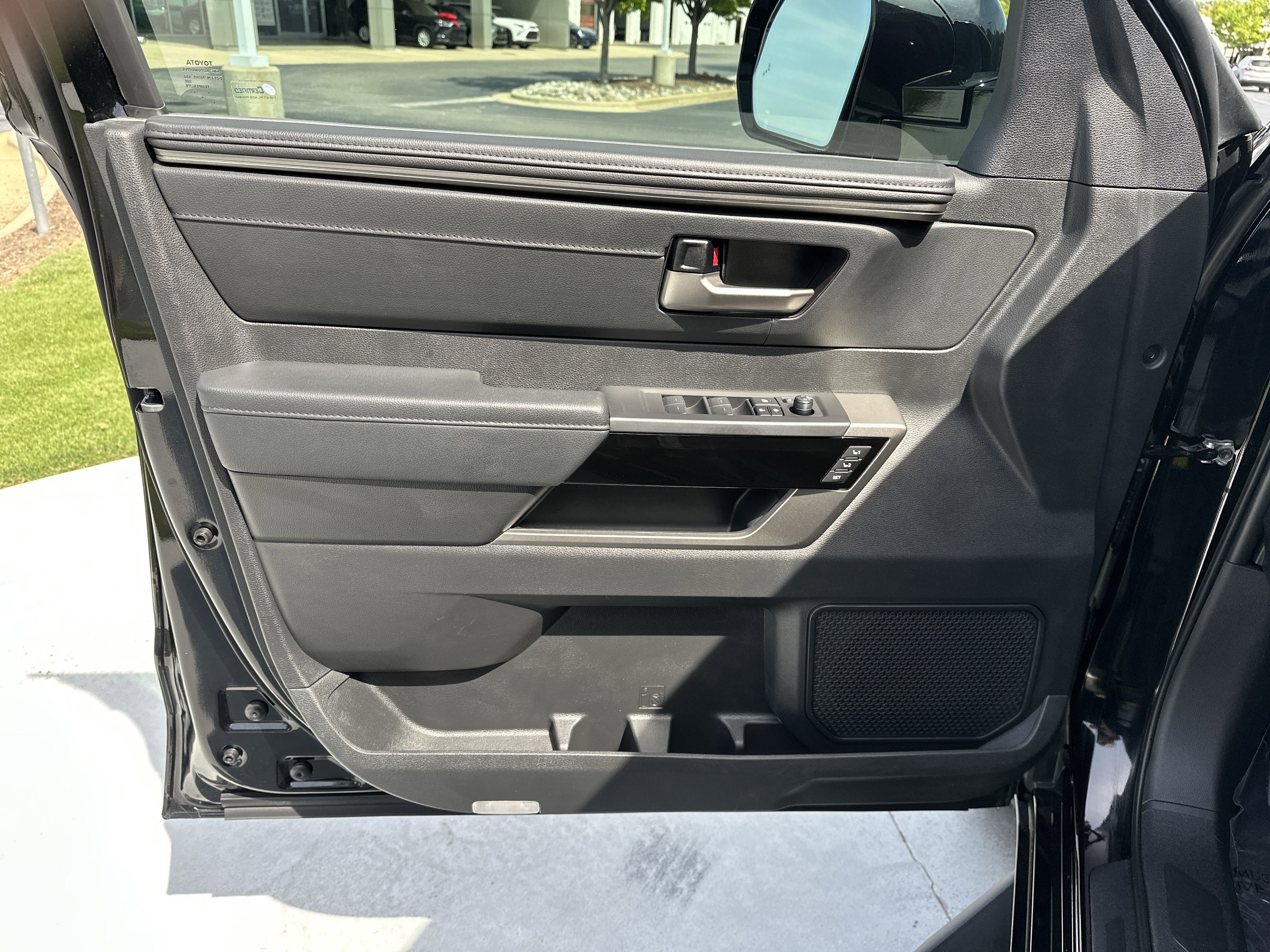 Certified 2025 Toyota Tundra Limited AWD/4WD image 14