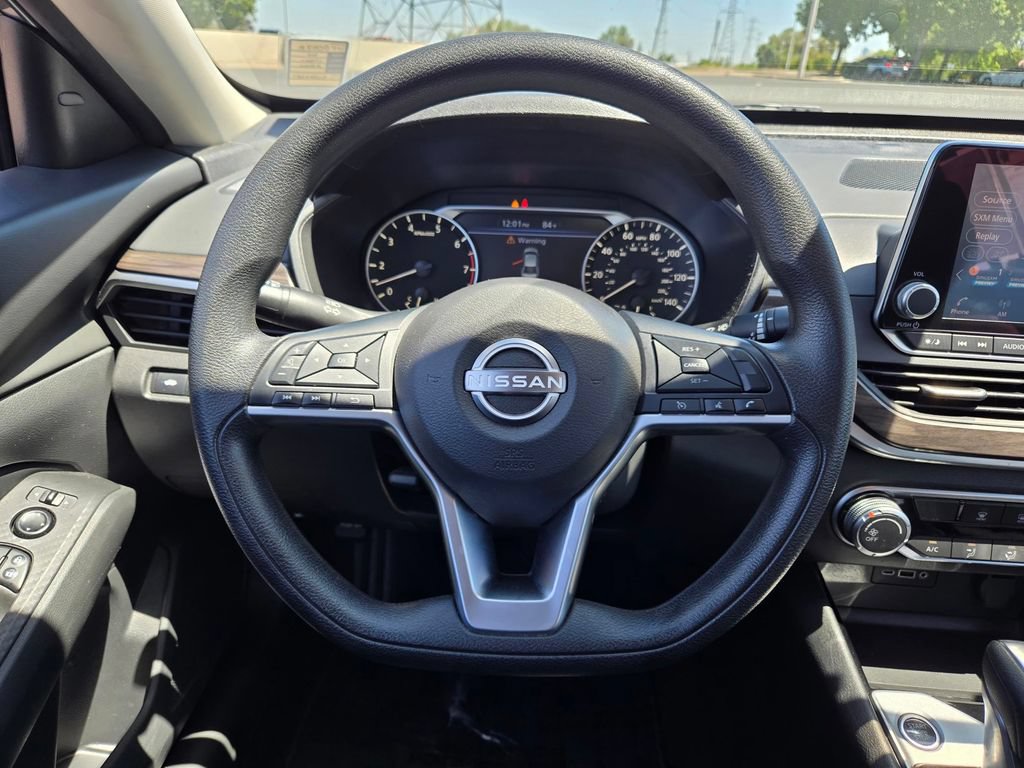 Used 2024 Nissan Altima 2.5 SV FWD image 13