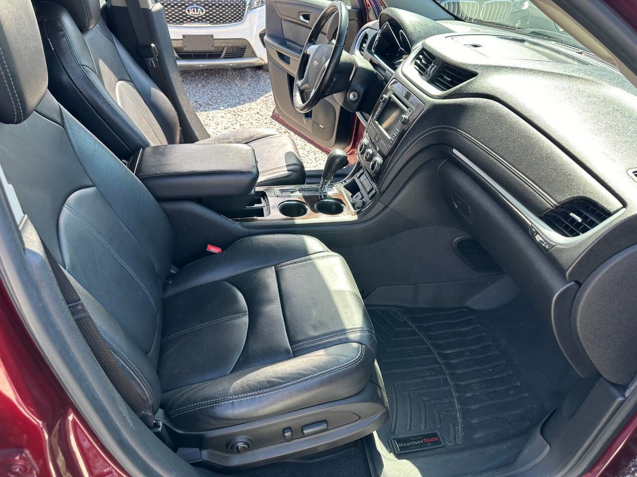 Used 2017 Chevrolet Traverse LT image 17