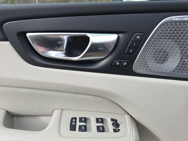 New 2026 Volvo XC60 T8 Ultra w/ Climate Package image 20