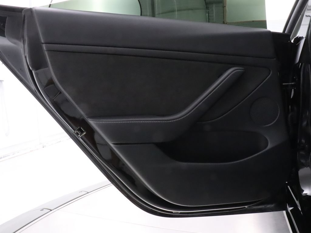 Used 2022 Tesla Model 3 Long Range AWD/4WD image 31