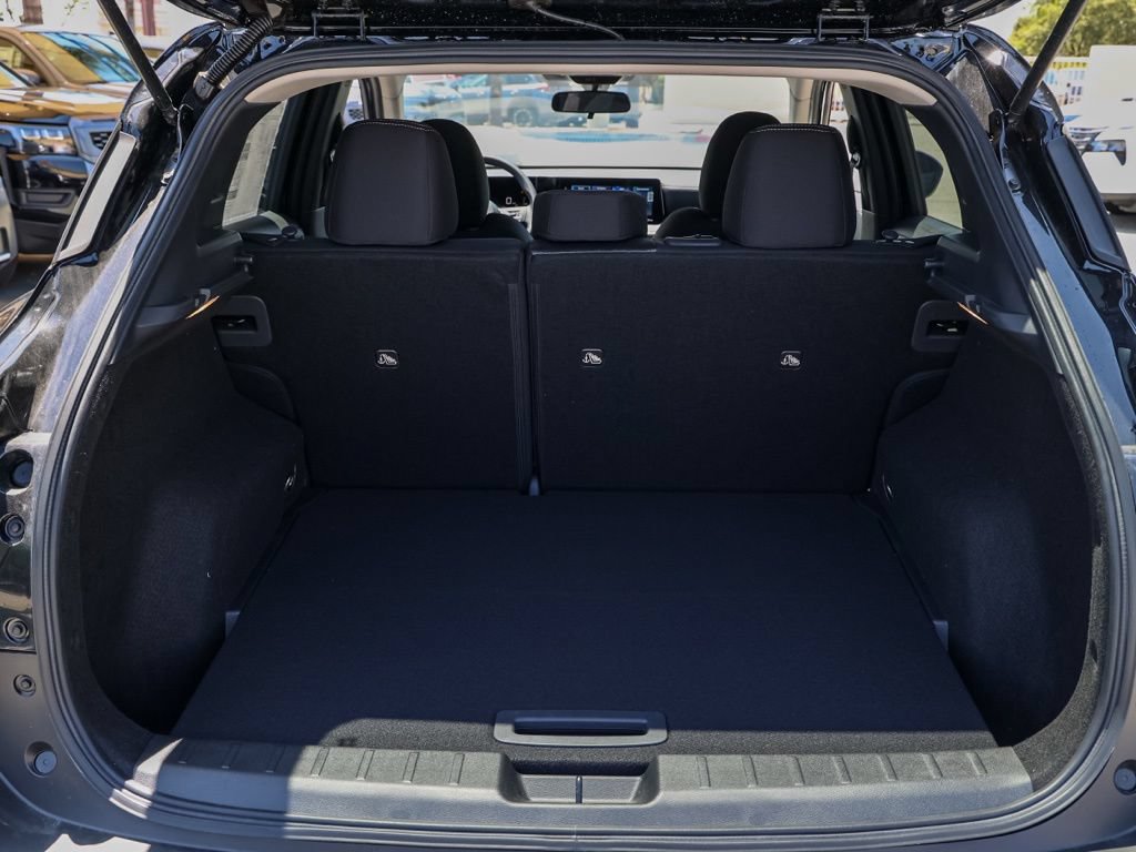 New 2026 Nissan Kicks SV w/ SV Premium Package FWD image 16
