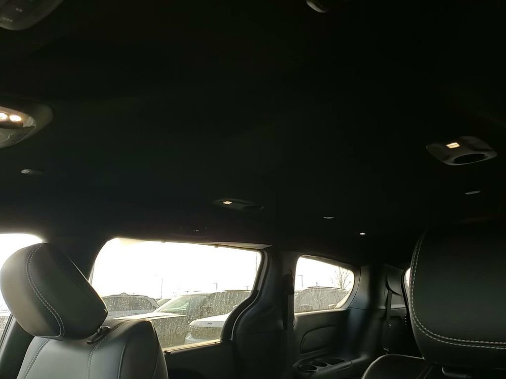 New 2026 Chrysler Pacifica Select FWD image 31