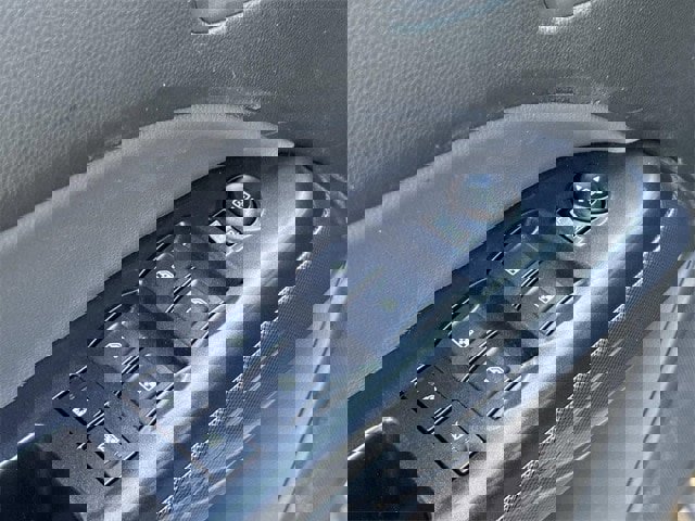 Used 2021 Chevrolet Colorado Z71 w/ Safety Package image 25