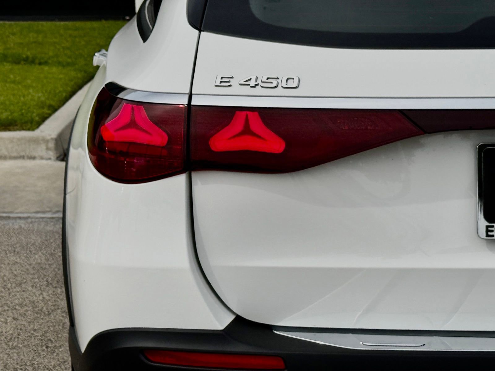 New 2026 Mercedes-Benz E 450 4MATIC All-Terrain Wagon image 13