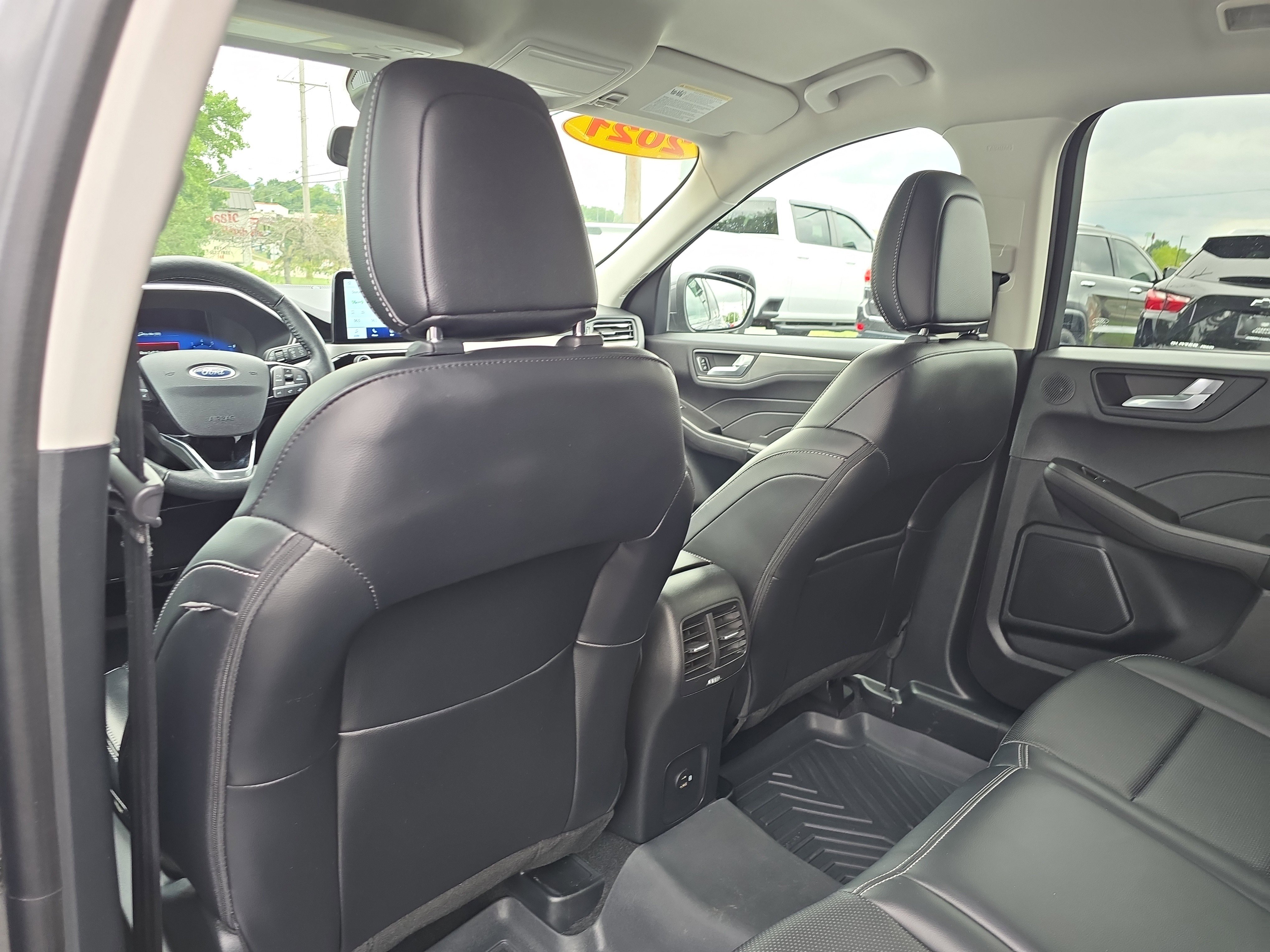 Used 2021 Ford Escape Titanium image 16