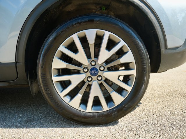 Used 2022 Ford Escape Titanium image 34