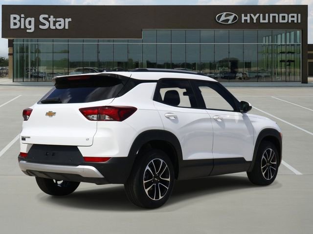 Used 2025 Chevrolet TrailBlazer LT w/ Convenience Package image 4