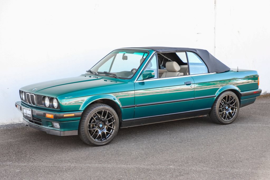 Used 1992 BMW 325i Convertible RWD image 14
