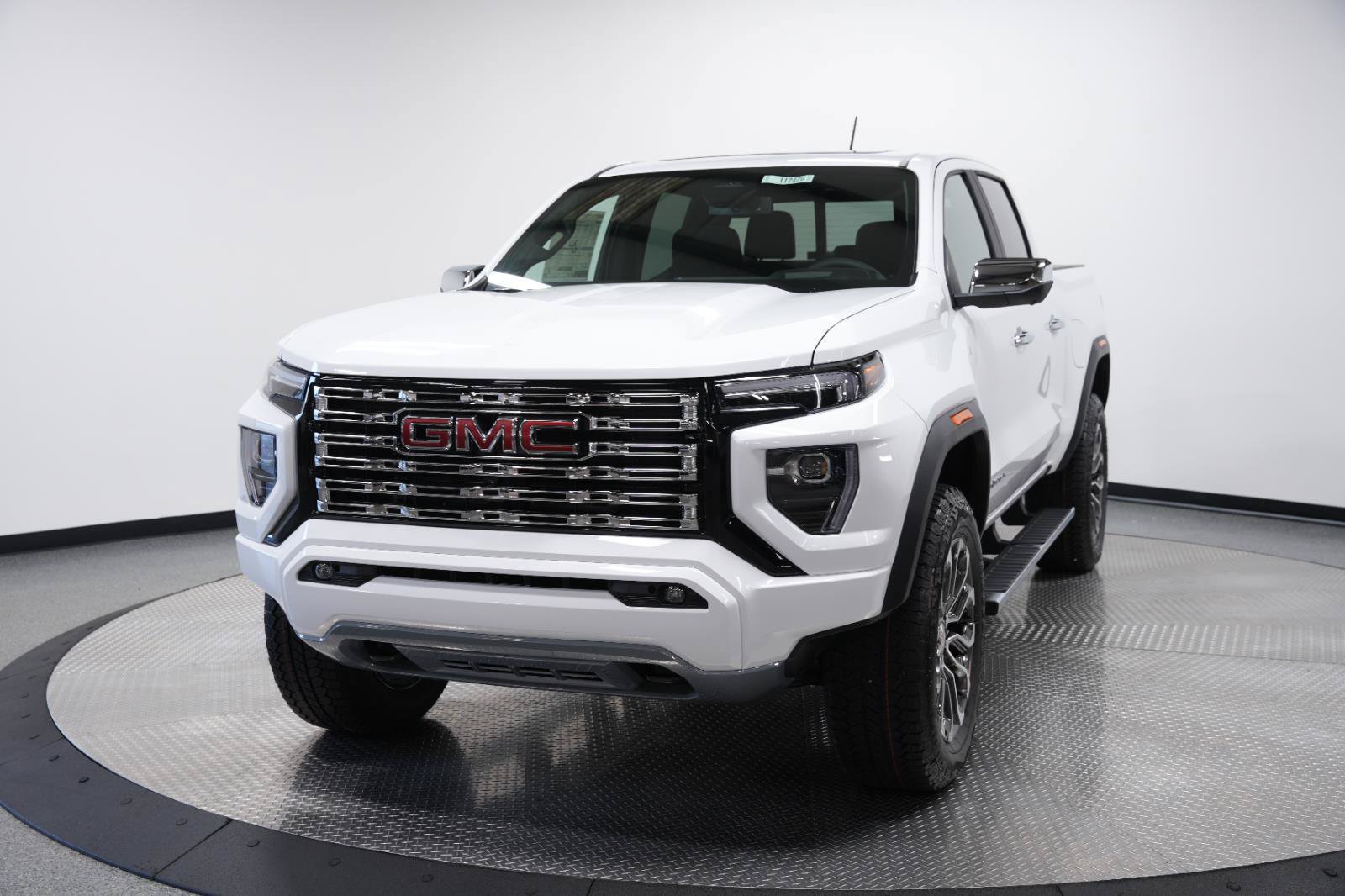 New 2026 GMC Canyon Denali AWD/4WD image 3