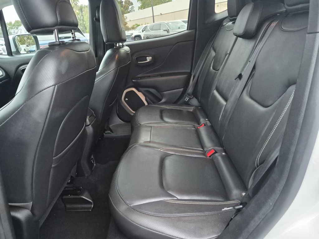 Used 2017 Jeep Renegade Limited image 29