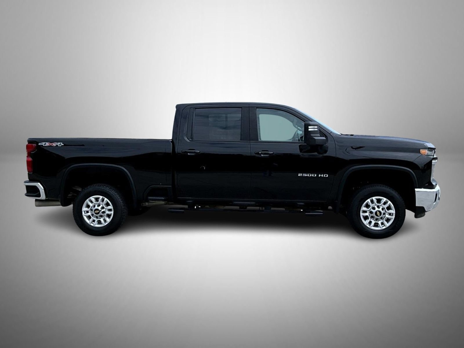 Used 2024 Chevrolet Silverado 2500 LT AWD/4WD image 4