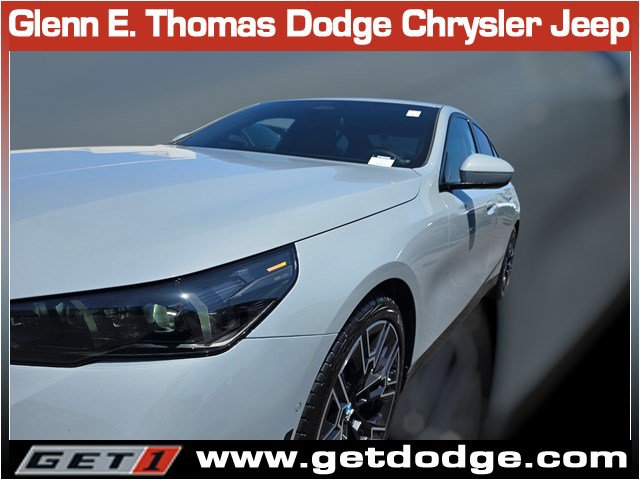 Used 2025 BMW 530i w/ M Sport Package RWD image 4